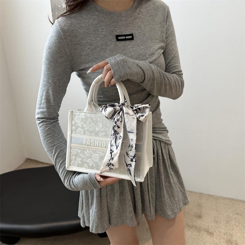 Сумка через плечо на одно плечо, простая и модная, большая вместительная сумка для женщин, летняя, новая, нишевая, для поездок на работу