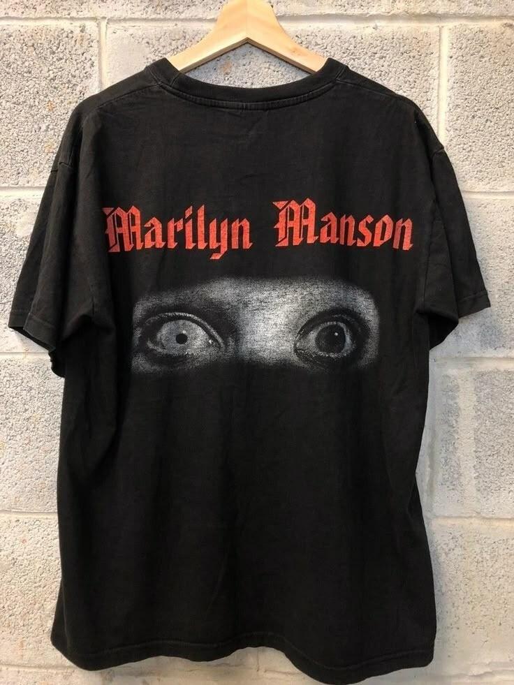 Marilyn Man.son Eye Vintage Band Music Cover T-Shirt Gift for Fan S-5XL Unisex T-Shirt