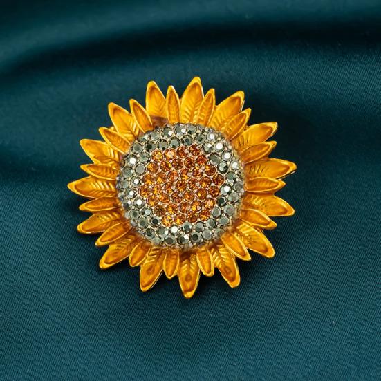 Sparkling Sunflower Brooch Outfit Decor Rhinestone Flower Pin Realistic Stainless Sunflower Floral Pin Clothes