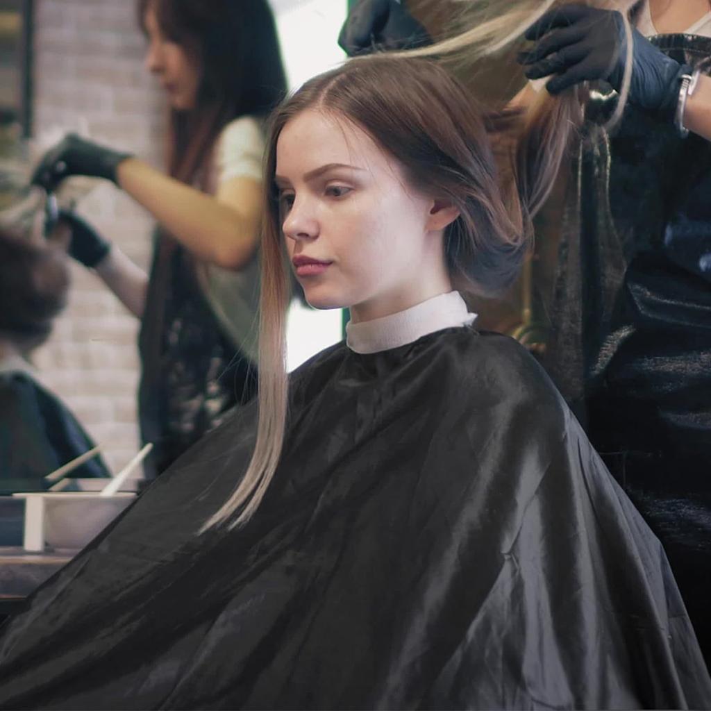 Профессиональная парикмахерская накидка черного цвета салонного качества со щеткой для шеи, водонепроницаемая, антистатическая, прочная, мужские парикмахерские аксессуары