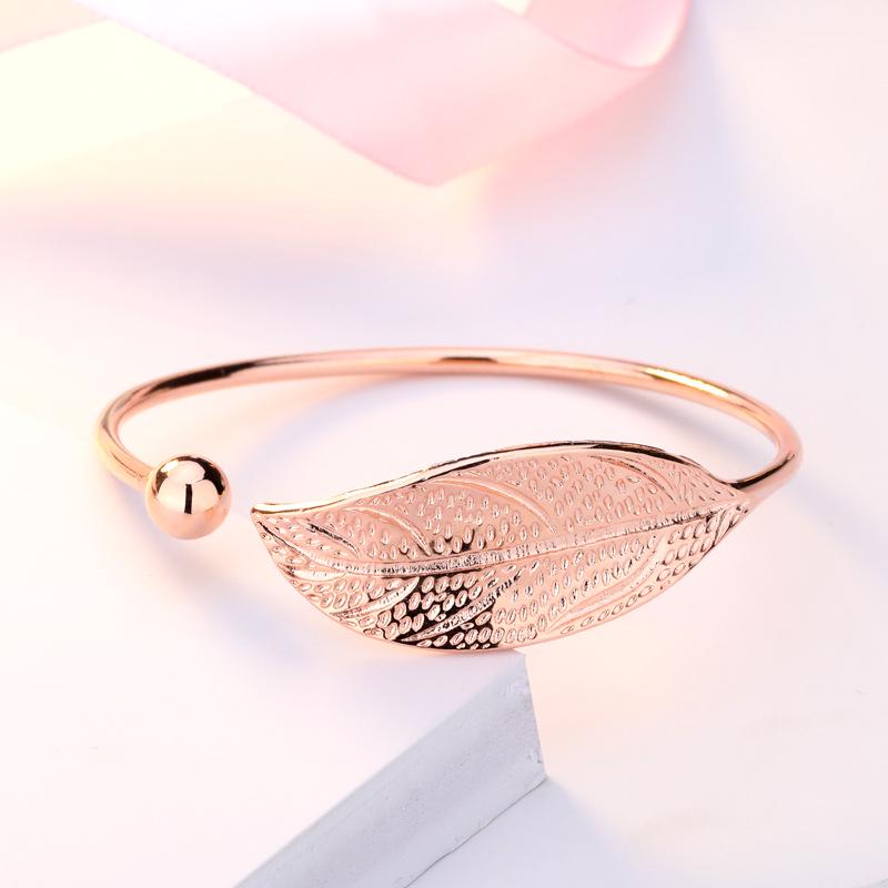 ZHOUYANG Bangles For Women Sweet Literary Elegant Fresh Leaf Shaped 4 Color Charm Open Bracelet Gift Fashion Jewelry KAH139