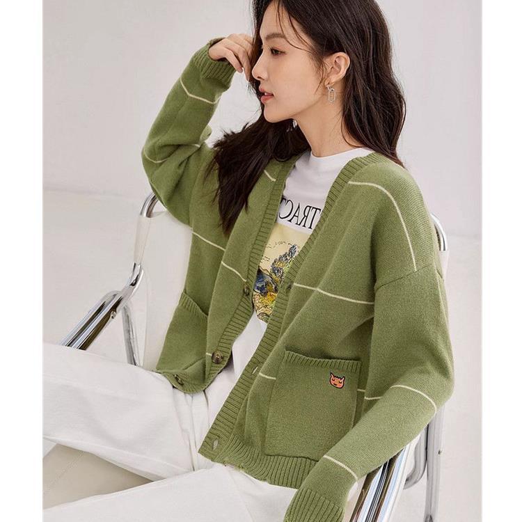 Autumn and Winter New Women's Outerwear Lazy Style Korean Version Knitted Cardigan Long Sleeve Stripes Loose Button Blouse Women's Wear