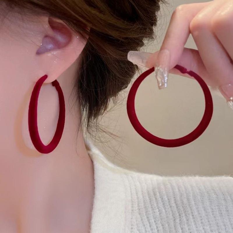 European and American fashion high-end atmospheric earrings trendy cool earrings versatile personalized party big earrings exquisite commuter earrings