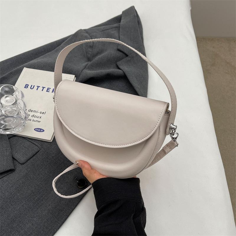 Маленькая сумка Niche design, женская сумка 2024, новая мода, весна, простая сумка-мессенджер, текстура, сумка-седло под мышкой, прилив