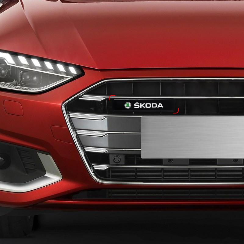 Наклейка на решетку радиатора автомобиля, эмблема R LINE, светодиодная подсветка для Skoda Octavia Superb Rapid Kodiaq Karoq Fabia Kamiq Roomster Citigo