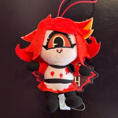 Плюшевая мягкая игрушка-маскот Hazbin Hotel, сидячая, Ниффи, 10 см, круглая, ограниченная серия 2026, Япония