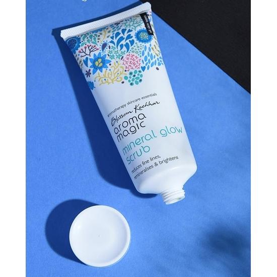 Скраб Aroma Magic Mineral Glow | Отшелушивает, уменьшает мелкие морщины, осветляет и повышает увлажненность | С пчелиным воском, растительным глицерином - 100 мл