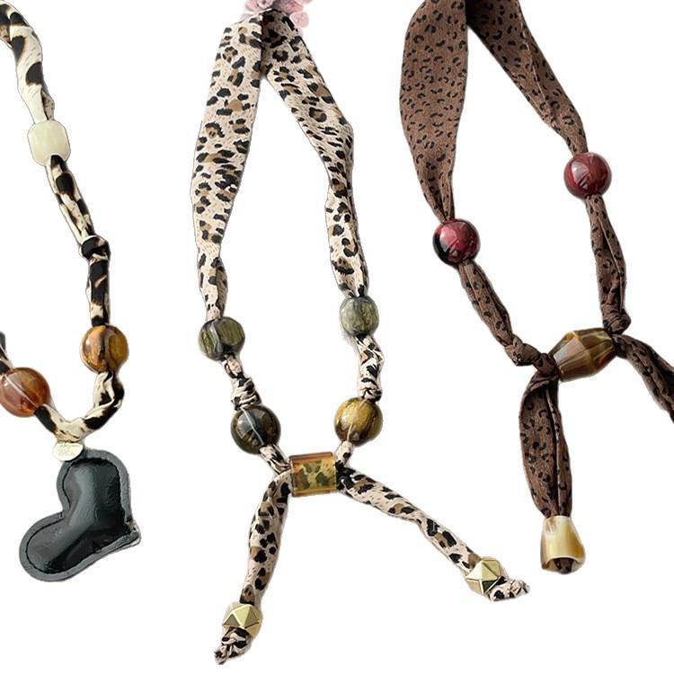 Шелковый шарф-ожерелье с леопардовым принтом и бусинами, с узором "кешью" и деревянными бусинами, в ретро-стиле, длинная выдвижная цепочка для свитера.