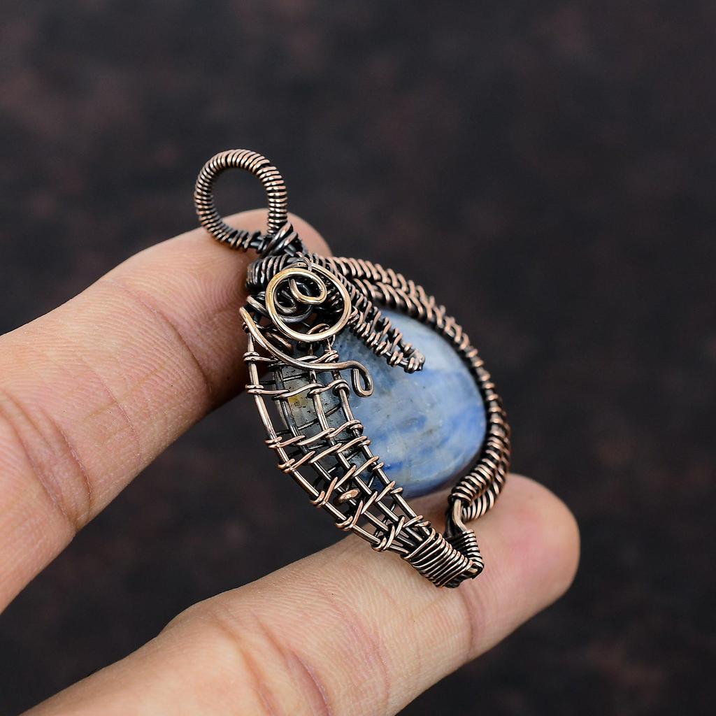 Кулон из кианита, обернутый медной проволокой, кианит, натуральный драгоценный камень, ювелирные изделия ручной работы, кулон из медной проволоки, дизайнерский кулон для подарка