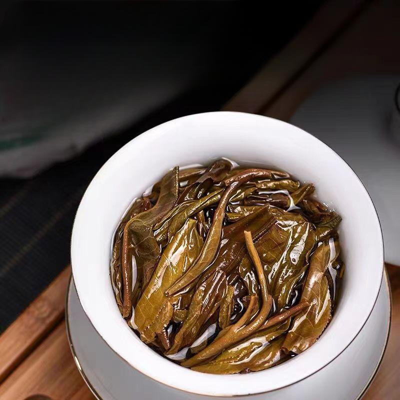 357 г Юньнаньский чай Пуэр 2009 г. Иу Старый Пуэр Сырой чайный торт Чай Пуэр Шэн из выдержанного дерева