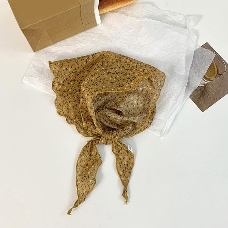 Stylish Flower Pattern Triangular Scarf Breathable Bandana Head Scarf for Women Vacation Wear Photography Accessories