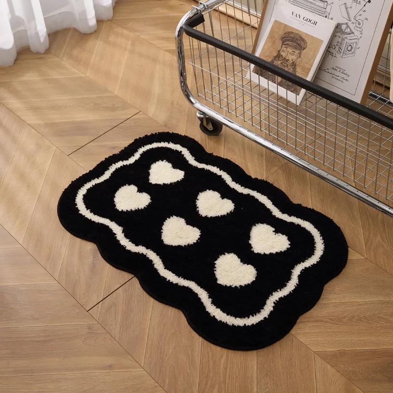 Black White Heart Pattern Absorbent Carpet Thick Non Slip Bathroom Mat Quick Drying Stain Resistant Bedroom Seat Cushion