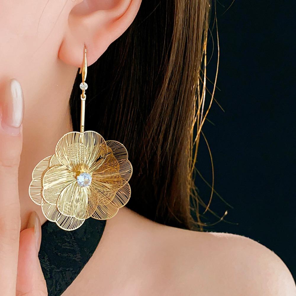 Ear Studs Flower Long Hanging Earrings Trendy Ginkgo Leaf Hollow Earrings  Women
