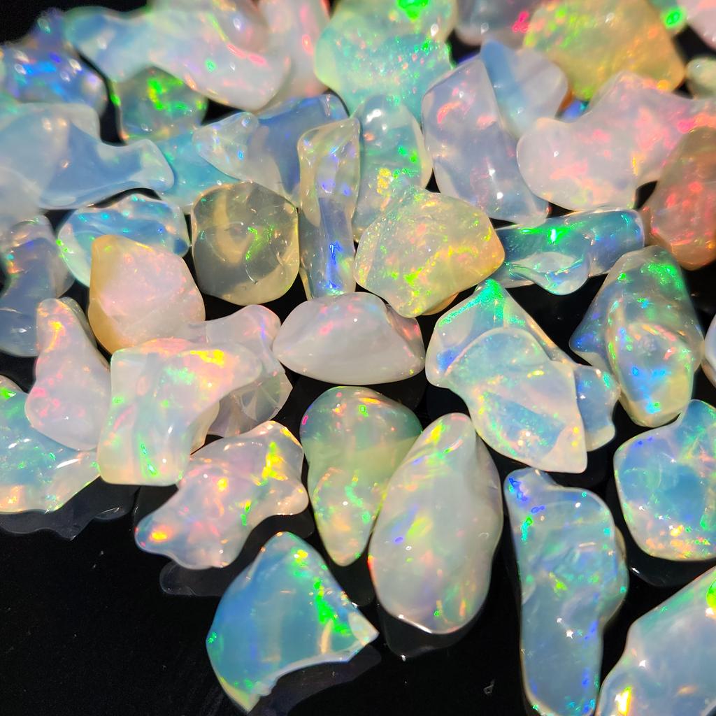 Полированный Белый Необработанный Опал, Опал Мультифаер, Размер 7-15 ММ, Сырье. Необработанный Опал.