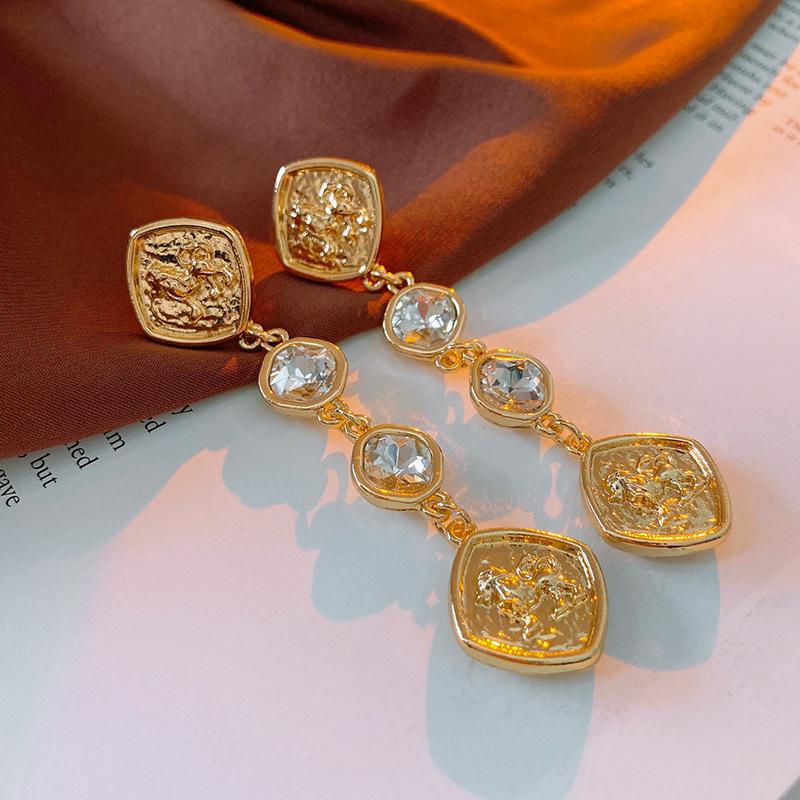 Средневековые Винтажные Серьги-Ромбы с Цветком Ретро Легкая Роскошь Высококлассные Серьги Нишевые Серьги в Придворном Стиле