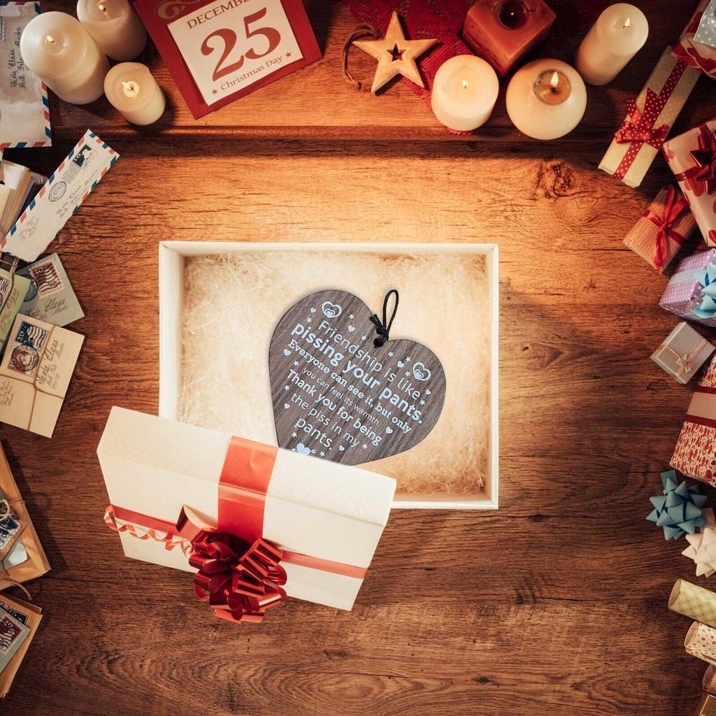 Дружба писает штаны смешная деревянная табличка лучший друг подарок