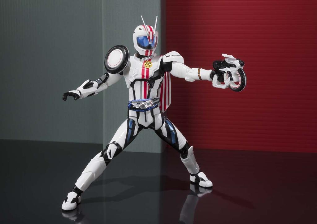 TAMASHII NATIONS Камен Райдер Мах, первое издание SHFiguarts (с бонусом)