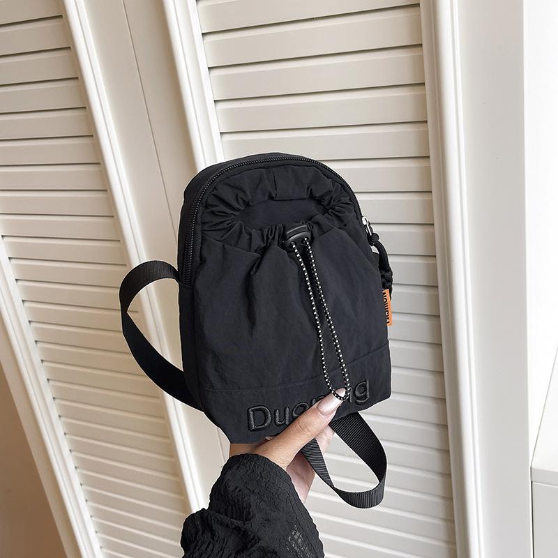 2025 Summer New Japanese Trend Sports Drawstring Mobile Phone Bag Light Commute Outdoor Leisure Messenger Women's Bag