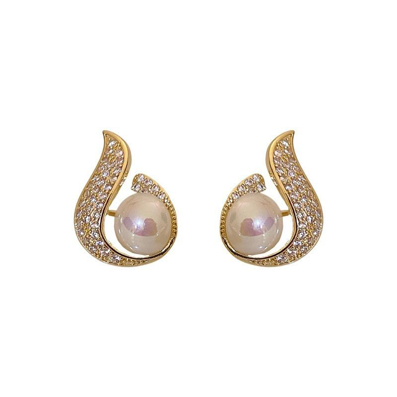 Silver needle light luxury Spice Girl pearl stud earrings temperament retro super flash earrings women's fashion high sense personalized earrings