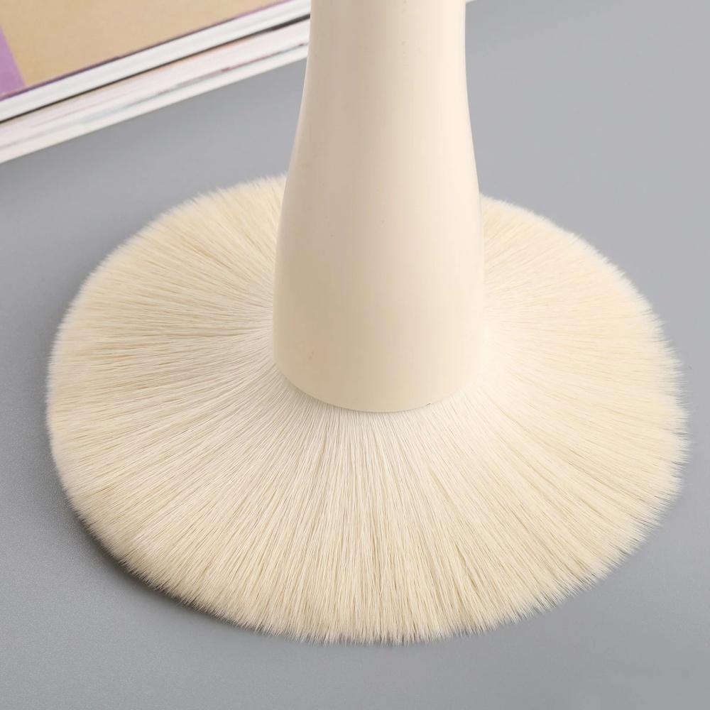 Single Large Powder Makeup Brush Fluffy Rich Soft Bristles Professional Facial Brush Premium Cosmetic Tools For Daily Makeup Use