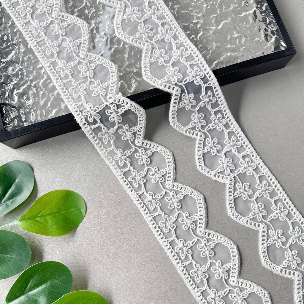Delicate White Organza Beaded Strands Small Flowers Wavy Barcode Clothing Window Accessories Home Accessories Lace Accessories