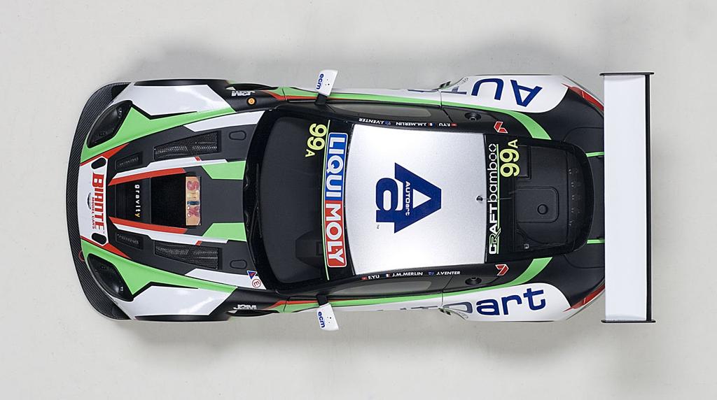 AUTOart Aston Martin V12 Vantage 2015 12 Hour 1/18 #99 (Bathurst Race)