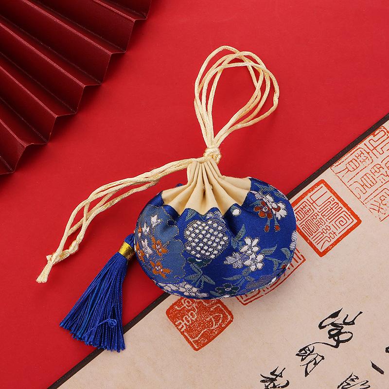 Sachet Hanfu Pouch: Traditional Chinese-Style Portable Scented Bag and Mosquito Repellent