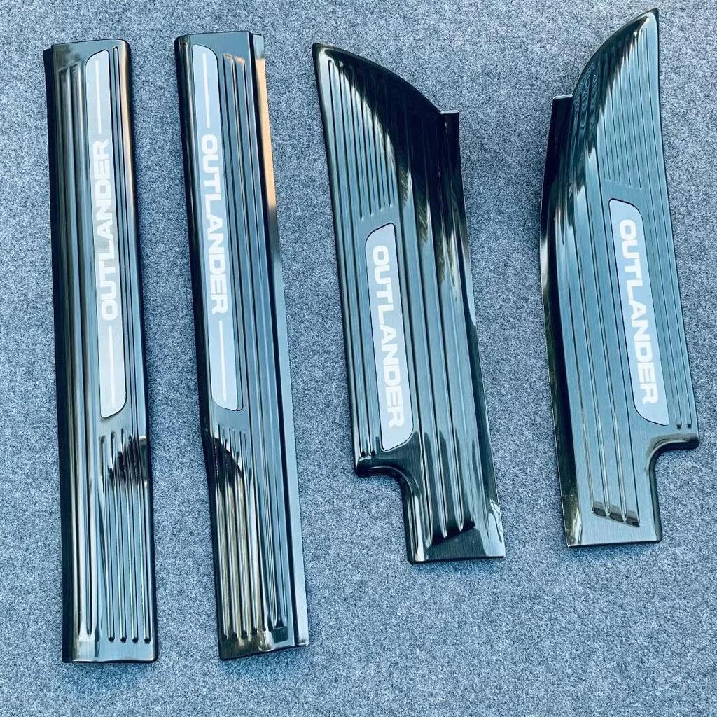 Декоративные накладки на пороги Mitsubishi Outlander 23-24