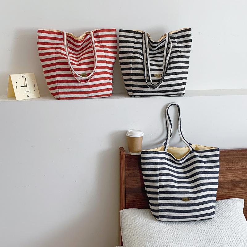 Персонализированная полосатая износостойкая холщовая сумка 2024 года, новая корейская сумка для отдыха, модная сумка через плечо большой вместимости