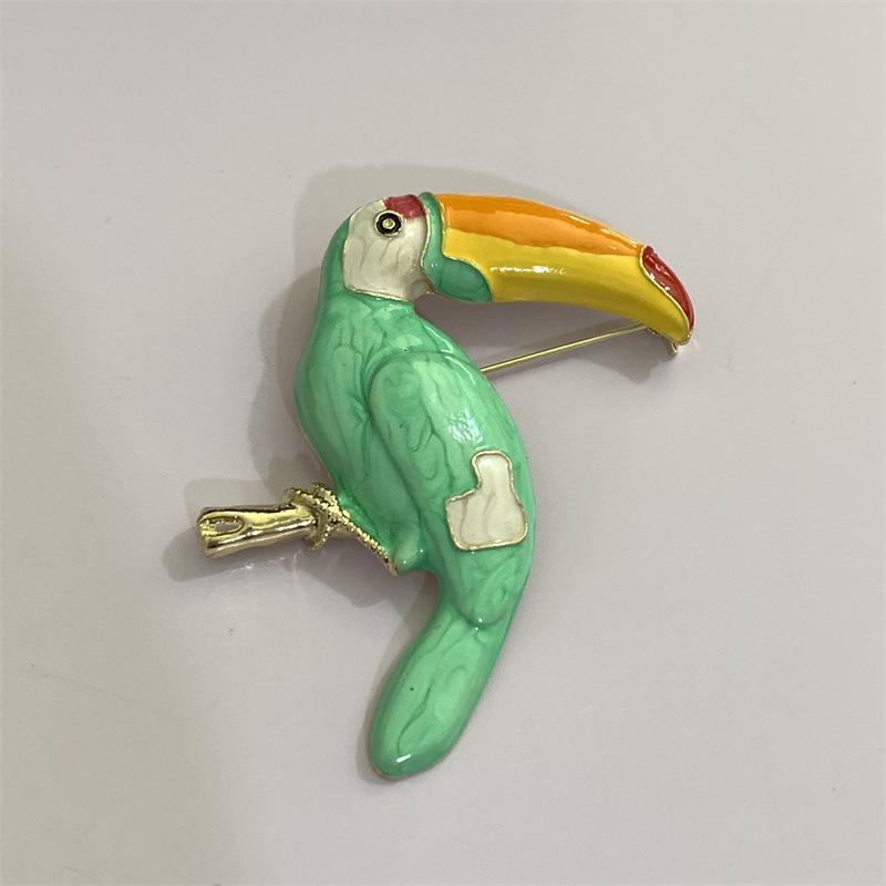 Fashion And Exaggerated Design Colorful Enamel Parrot Choker Necklace Vibrant Shiny Gold Accents For Parties Vacations