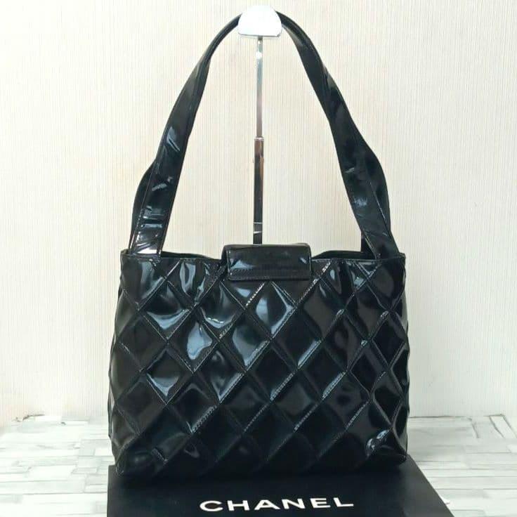 Chanel Стеганая сумка через плечо Мателлассе Сумка-тоут Лакированная кожа, Черный, Логотип CC, Фурнитура серебристого цвета