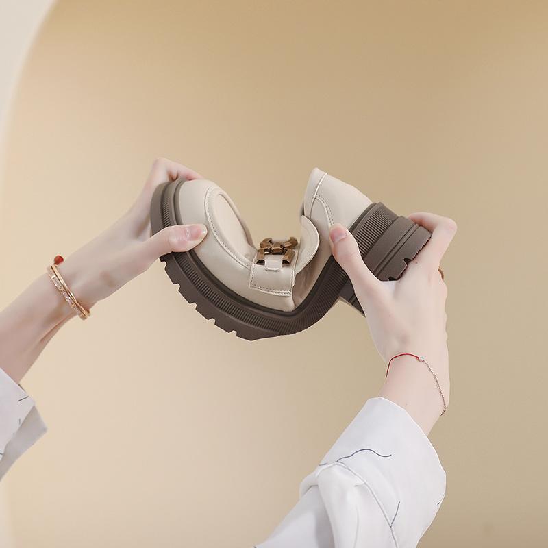 Лоферы на платформе женские весна и осень 2025 новые однопедальные туфли в ретро-британском стиле маленькие кожаные туфли на толстом каблуке мягкая подошва одинарные туфли женские