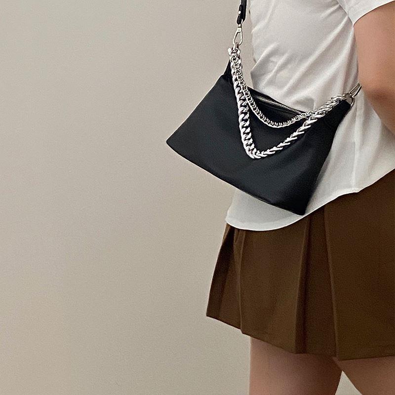 Новые сумки через плечо Advanced Women's Temperament Black Dual Purpose Chain Axillary Bags Fashion Trend Niche Leisure Commuter Bags