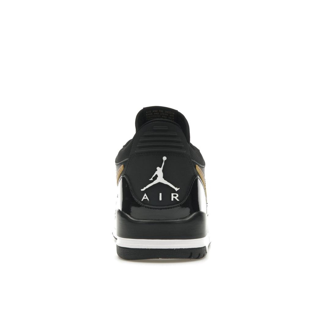 Кроссовки мужские Air Jordan Legacy 312 Low Черный Металлический Золотой Белый CD7069-071