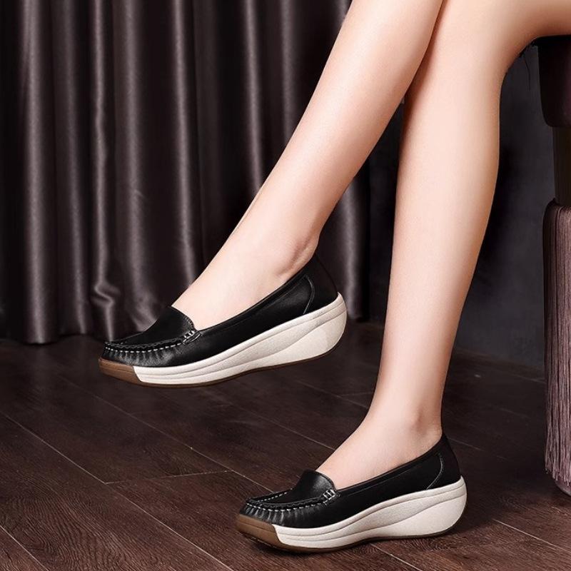 2025 Spring and Autumn New Slope Heel Thick Sole Soft Sole Mother Shoes Muffin Casual Little White Shoes Shallow Mouth Single Shoes Women's Loafers