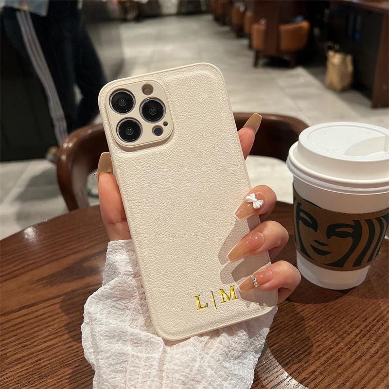 Персонализированный чехол с именем для iPhone 17 16 15 14 13 12 11 Pro Max Инициалы Буквы Кожаный чехол 13 15 16 17 Air Pro Max