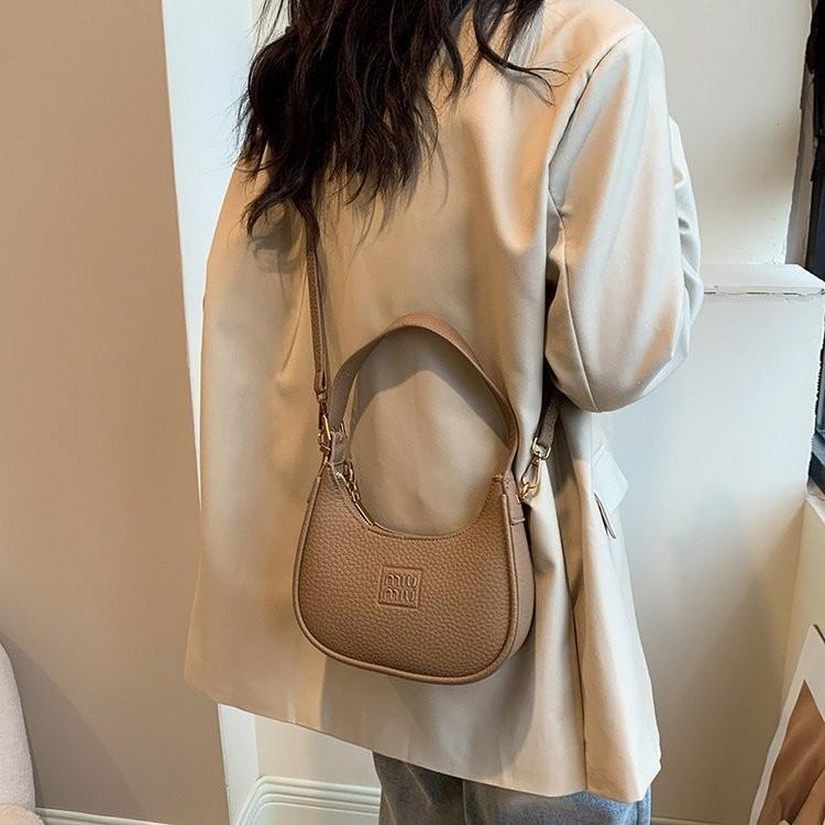 IELGY Korean Version of Fashion Handbag, Simple and Versatile Messenger Texture Niche Foreign Style Crescent Bag