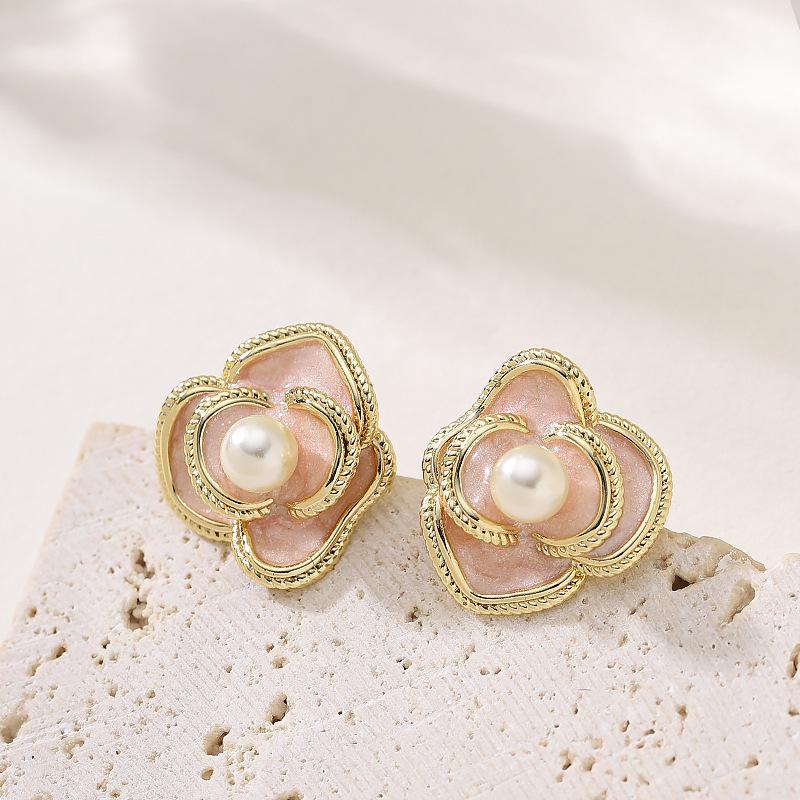 European and American fashion exquisite enamel drop glaze three-dimensional camellia pearl stud earrings light luxury elegant commuter earrings