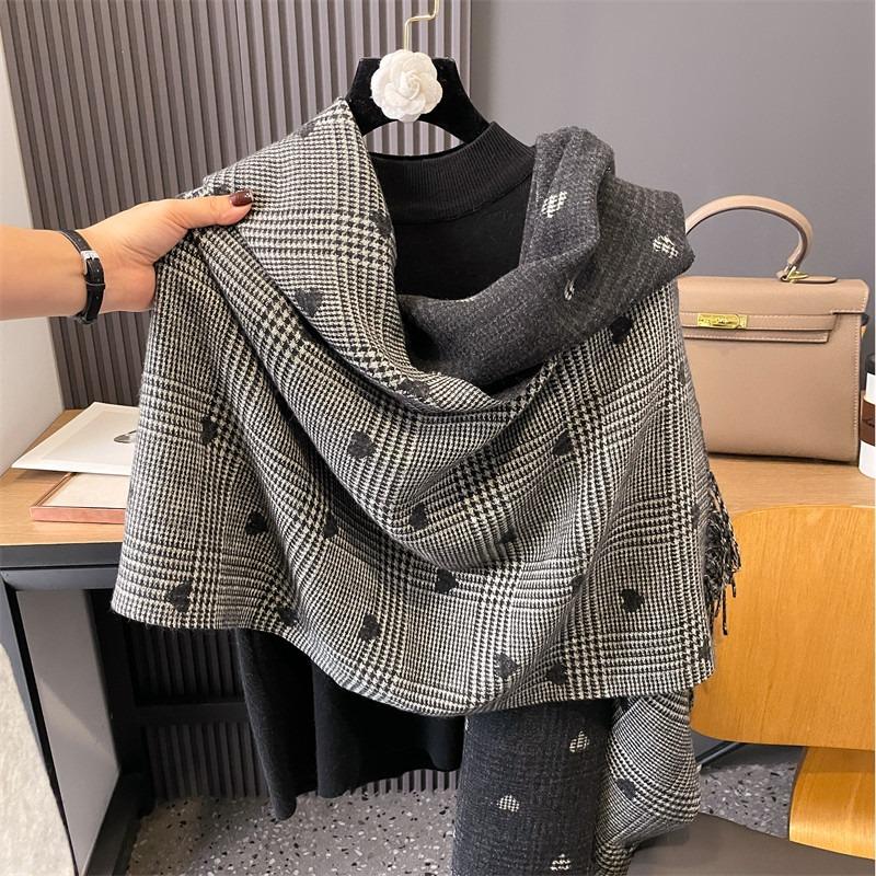 Autumn and Winter New Love Scarf Fashionable Versatile Thickened Student Warm Two-sided Shawl