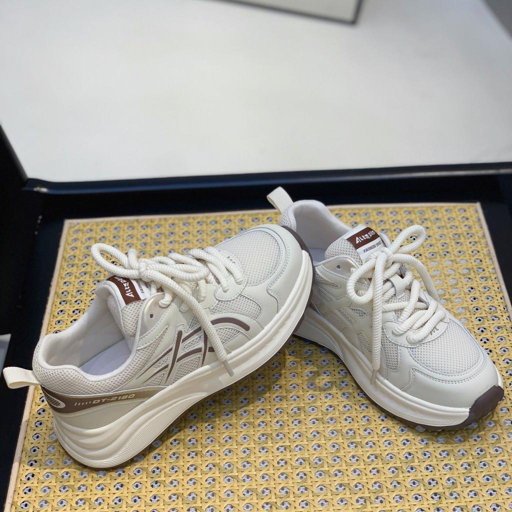 Сетчатые маленькие белые туфли женские летние новые полые дышащие амортизирующие универсальные повседневные спортивные туфли