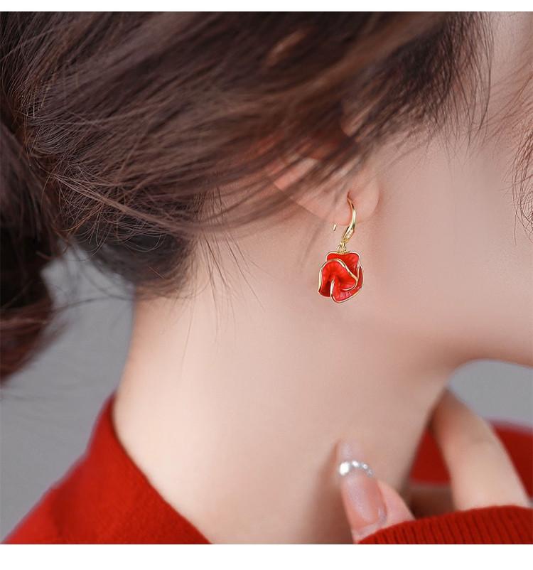 Sweet and high-end Red Mountain Camellia Earrings for Women, 2026 new earrings, popular, niche design, French earrings