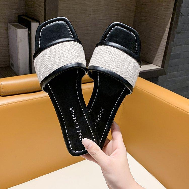 Квадратная головка с плоским дном, простые, односложные, классные тапочки, женская одежда 2024 года, летняя, новая, подходящая по цвету, мягкая подошва, пляжная обувь
