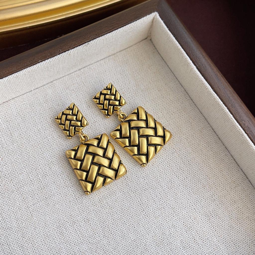 Винтажные геометрические серьги с жемчугом для женщин - Ретро стиль Гонконга, Легкая роскошь, Ощущение высокого класса