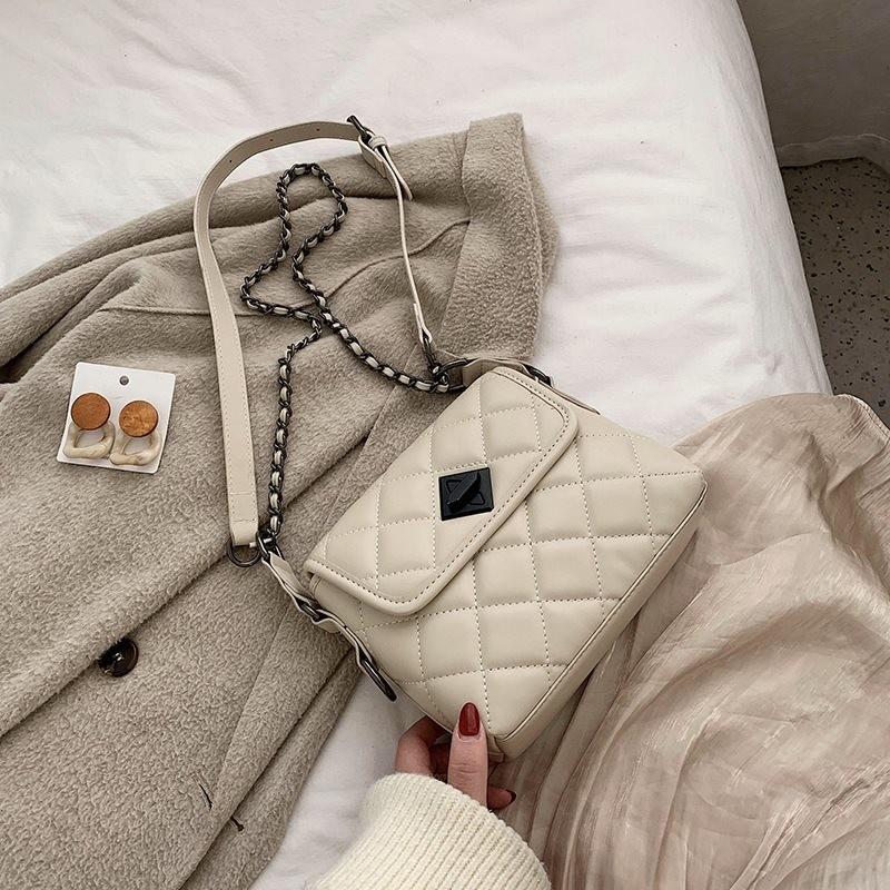 Chic And Stylish High-quality Crossbody Bag For Women In Trendy Summer Colors