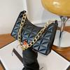 Women Fashion Quilted Underarm Bag Simple Chain Handbag Solid Color Zipper Shoulder Bag