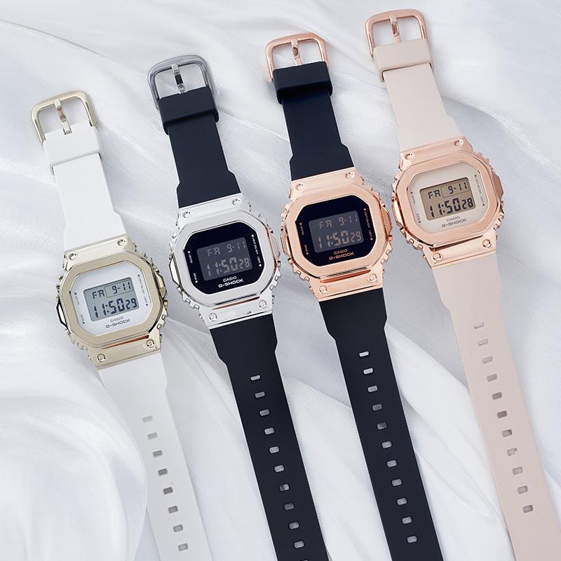 Casio Полностью металлическая серия - квадратный циферблат цифровой дисплей ЖЕНСКИЕ металлические элементы белый маленький квадратный модный простой ударопрочный водонепроницаемый GM-S5600G-7PR