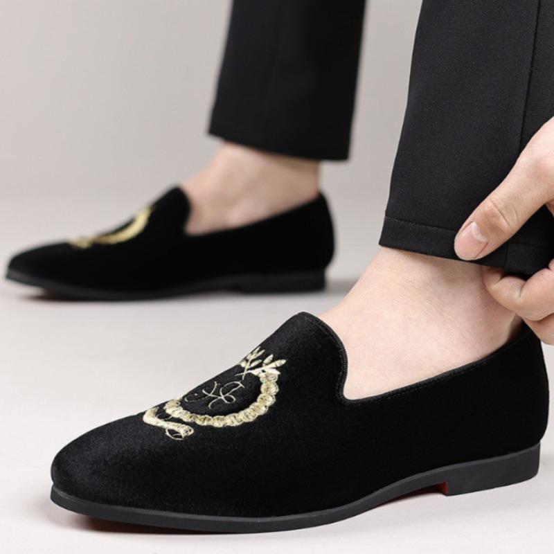 Роскошные дизайнерские лоферы из замшевой кожи с вышивкой, повседневная обувь, остроносые туфли, свадебная обувь для мужчин, мокасины большого размера