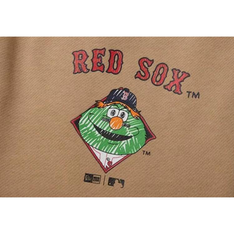 New Era Серия Академическое обновление SS24 MLB Бостон Ред Сокс Мультяшная вышивка Вязаные повседневные брюки с широкими штанинами Унисекс брюки Хаки 14187419