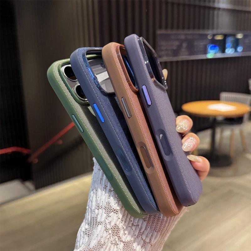 Магнитный чехол из технологичной ткани с мягким краем для Apple iPhone 17 Pro Max