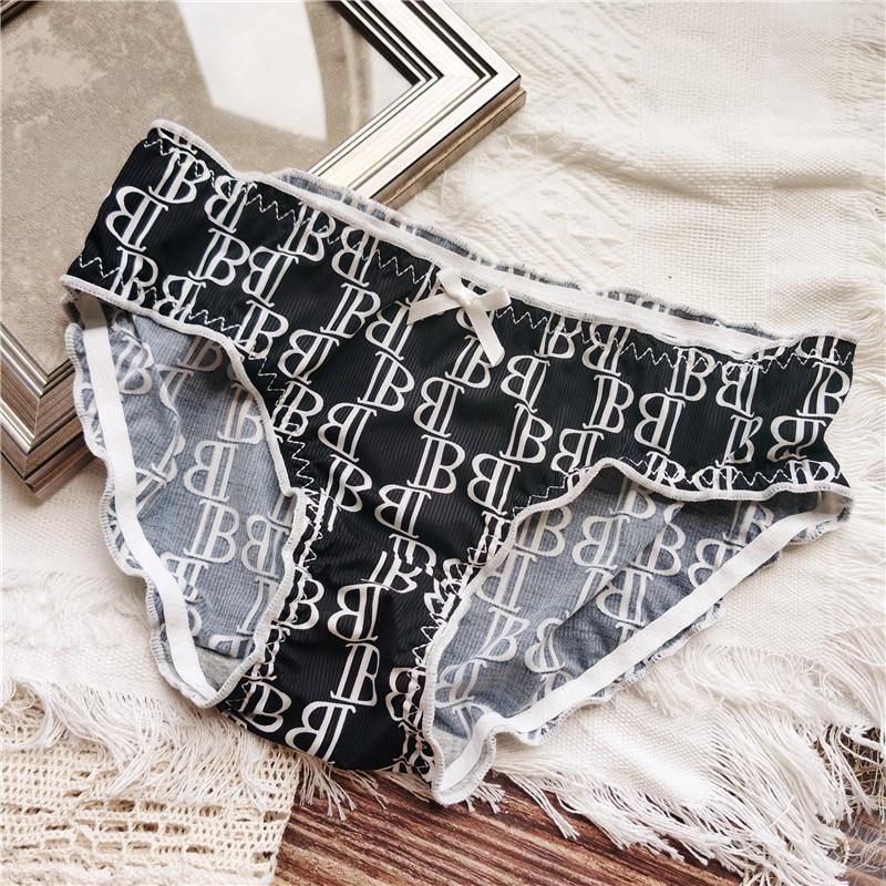 Милые и удобные облегающие шорты из ледяного шелка с низкой посадкой и принтом из мультяшных фруктов